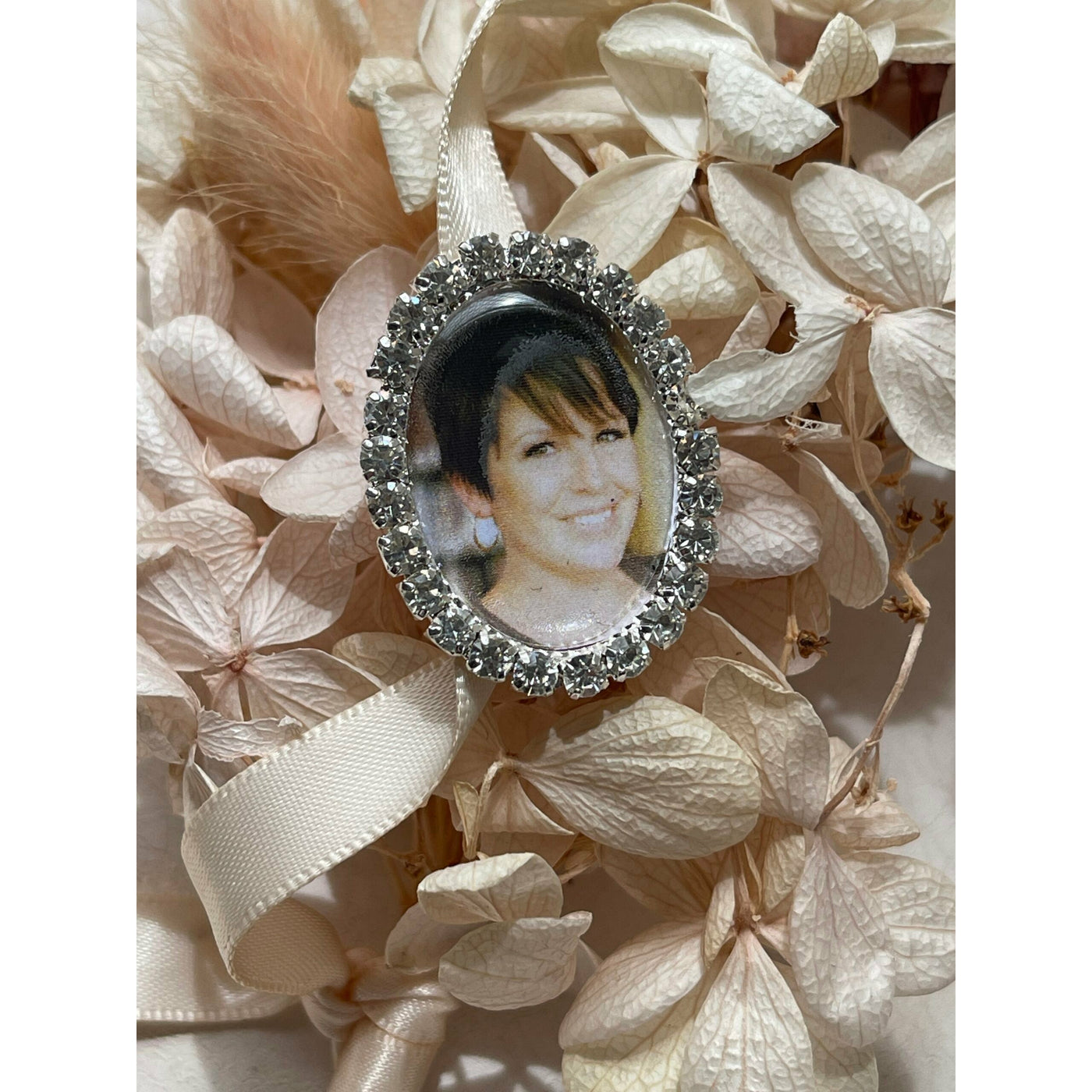 Crystal Oval Memorial Photo Pin